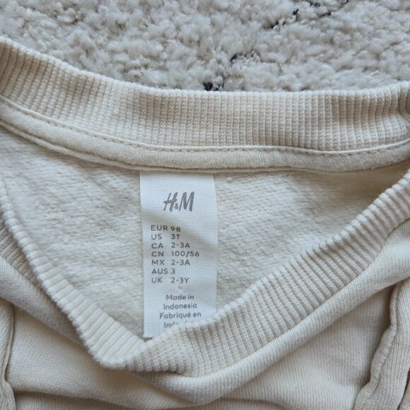 H&M bunny sweatshirt and Zara corduroy skirt set - Picture 2 of 4